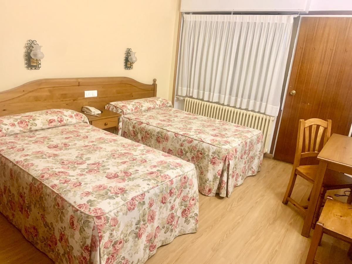 Hotel Mi Casa Sabinanigo Ngoại thất bức ảnh
