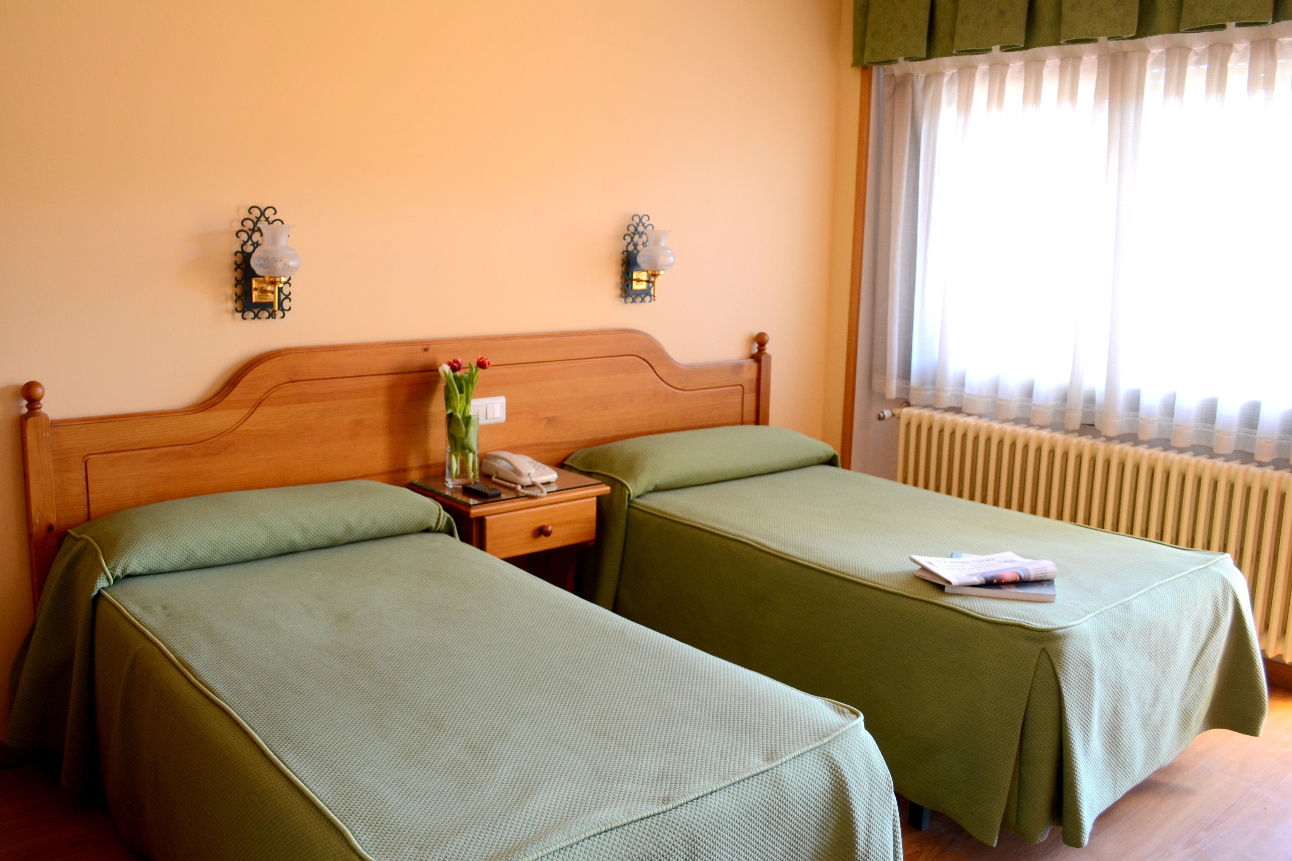 Hotel Mi Casa Sabinanigo Ngoại thất bức ảnh