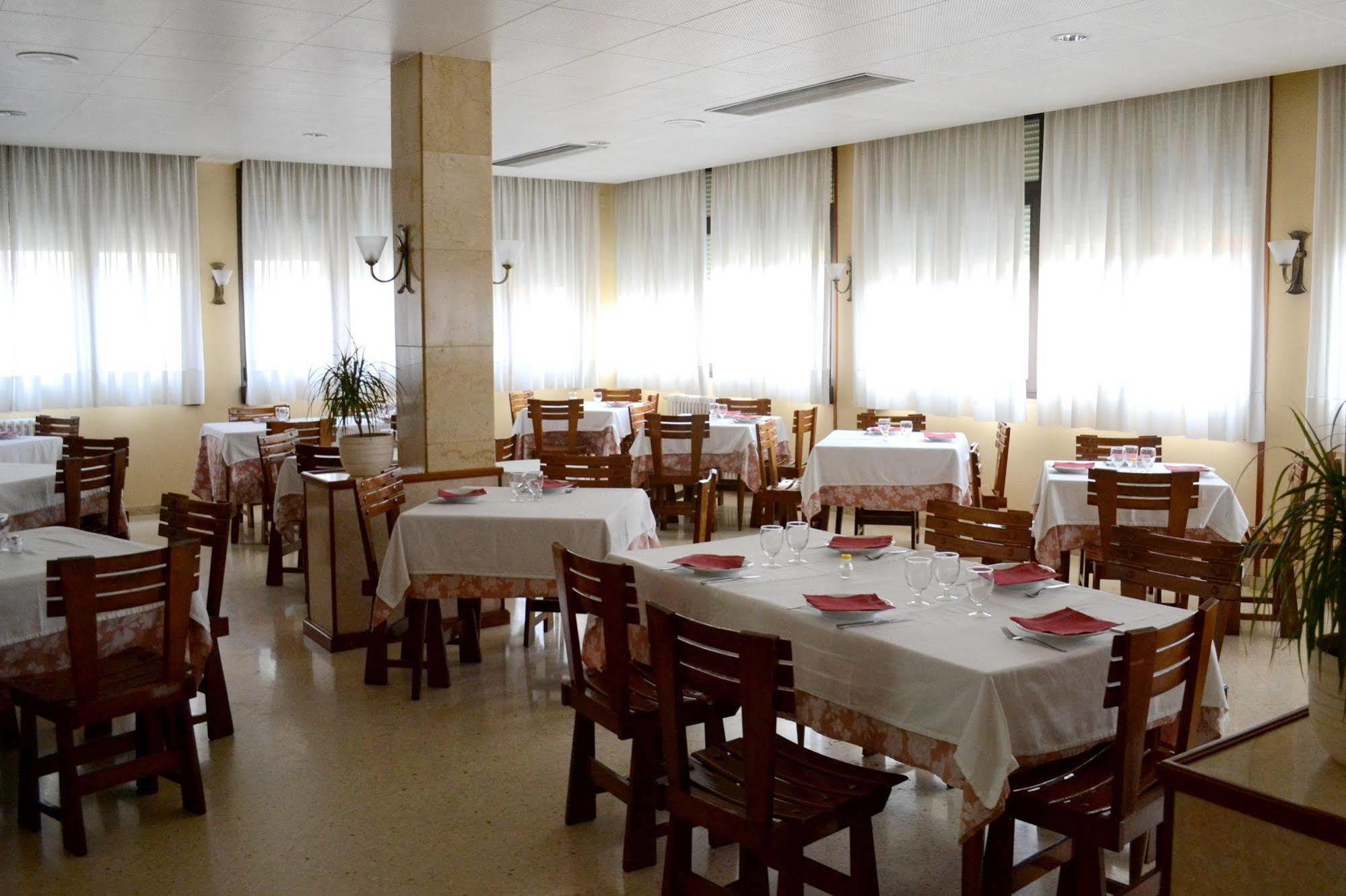 Hotel Mi Casa Sabinanigo Ngoại thất bức ảnh